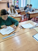 Сдаем ЕГЭ вместе с родителями: семикаракорские мамы и папы сели за парты